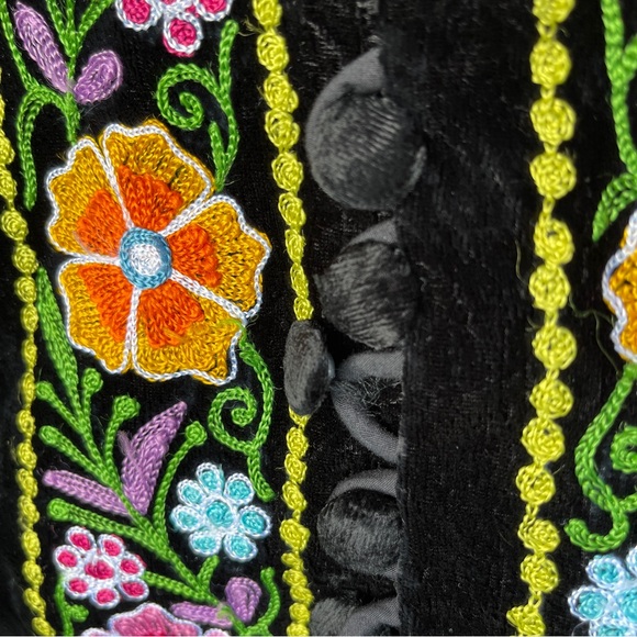 60s 70s Vtg black velvet embroidered boho button front tunic top shirt Size S - Picture 7 of 16